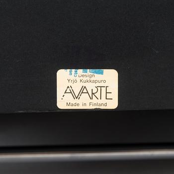 Yrjö Kukkapuro, nojatuoli "Experiment", Avarte 1980-luku.