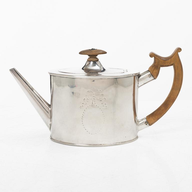 Tekanna, silver, London 1784.