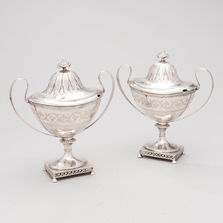 A PAIR OF SWEDISH SUGARBOWLS, gustavian, Olof Hellbom, Stockholm 1799.
