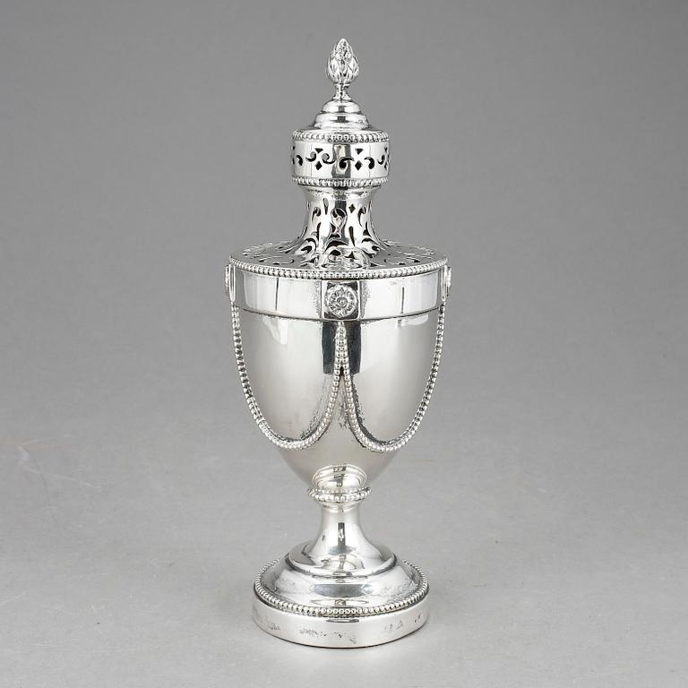 STRÖARE, silver, Louis XVI-stil, Nederländerna 1900-tal. Vikt ca 398 gram.
