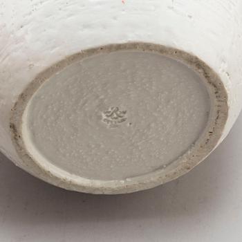 GUNNAR NYLUND, a stoneware bowl from Rörstrand.