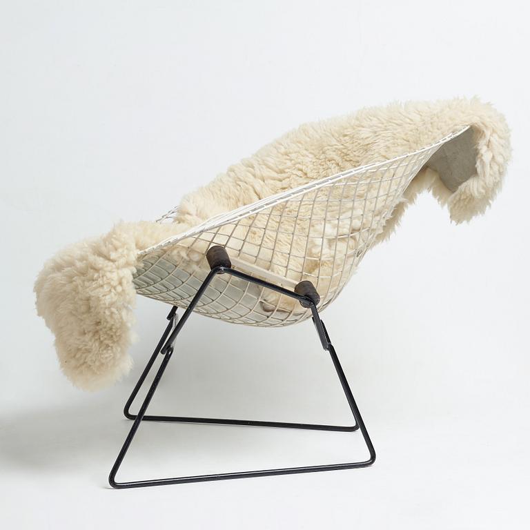 Harry Bertoia, "Diamond Chair Wide", Knoll International, möjligen på licens av Nordiska Kompaniet, 1950-60-tal.