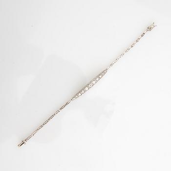 Armband, 18k vitguld med briljantslipade diamanter.