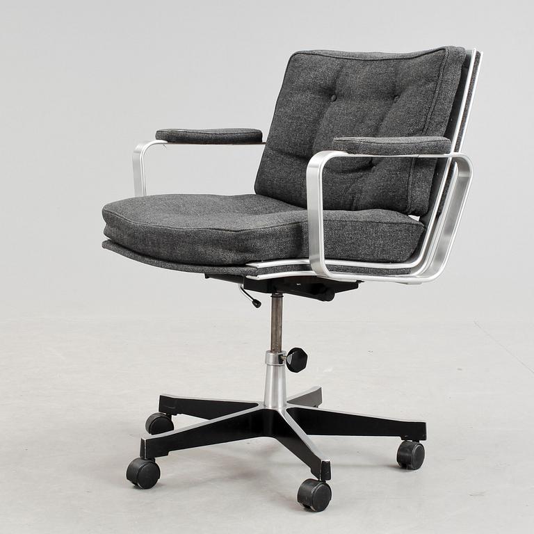 SKRIVBORDSSTOL, "Mondo", Karl Erik Ekselius, för JOC, Vetlanda, 1980-tal.