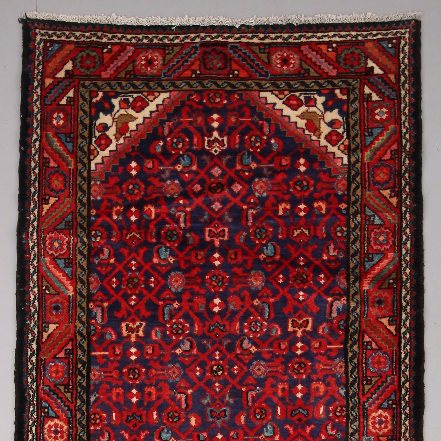 MATTA, galleri, Hamadan, ca 340 x 120 cm.