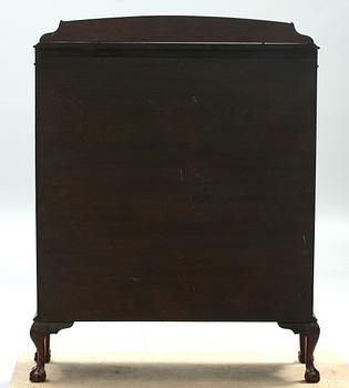 VITRINSKÅP, engelsk stil, 1900-talets första häft, England.