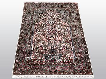 Matto, Qum Silk, ca 124 x 77 cm.