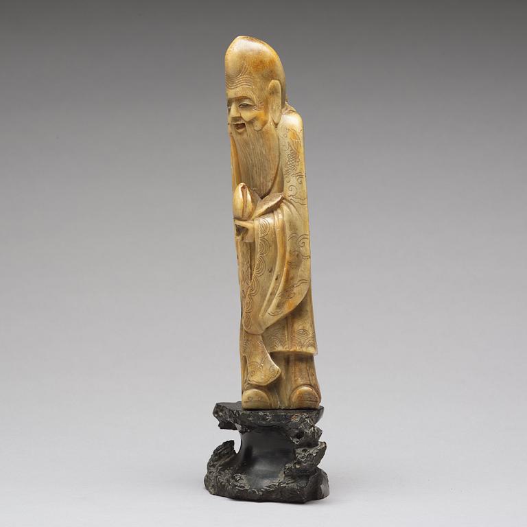 A Chinese soapstone sculpture of Laotzi, late Qing dynasty, circa 1900.