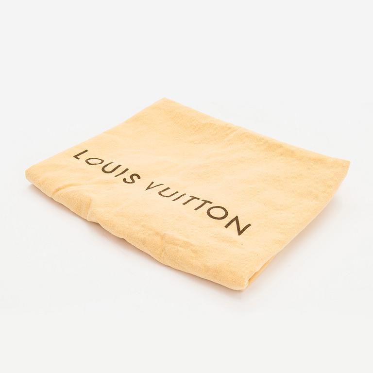 Louis Vuitton, a Damier Graphite 'Daniel MM Messenger Bag.