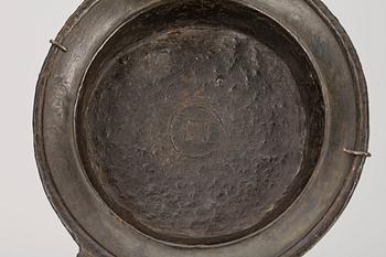 SKOPA / VÄRMARE, brons, Kina, troligen Handynastin (206f. Kr-220e. Kr.).