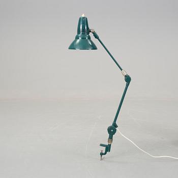 INDUSTRILAMPA, 1900-talets mitt.