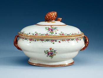 1624. A famille rose tureen with cover, Qing dynasty, Qianlong (1736-95).