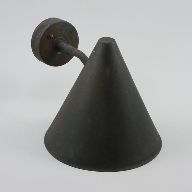 VÄGGLAMPA, "Tratten", Hans Agne Jakobsson, Markaryd, 1900-talets andra hälft.
