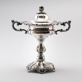 STRÖSOCKERSKÅL, nysilver, nyrokoko, stämplad A.W Möller, 1800-talets andra hälft.