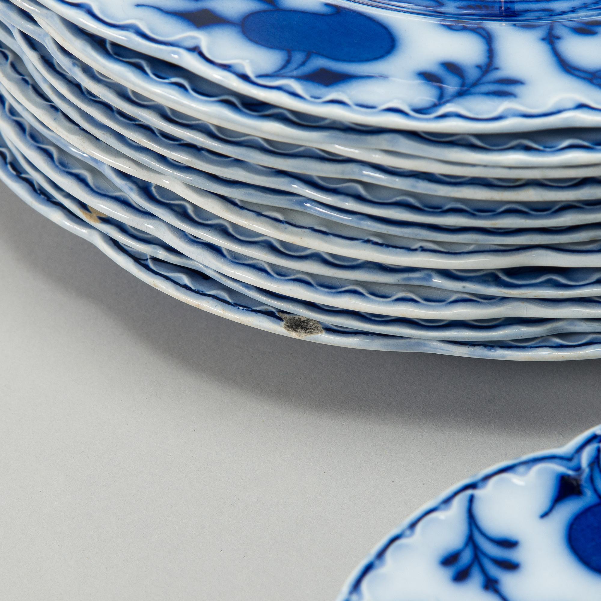 Servidelar, 29 st, "Flow Blue", modell Holland, Johnson Brothers, England.