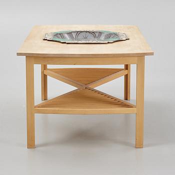 Soffbord, 2000-tal, med fat av Allan Ebeling, Upsala-Ekeby.