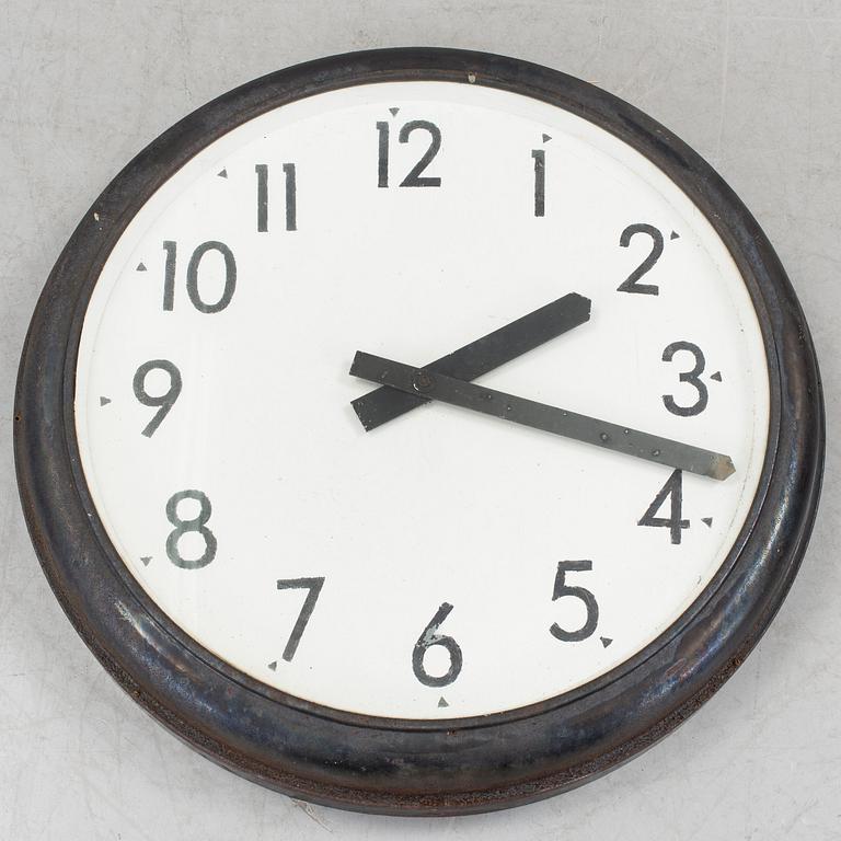A 1930s wall clock.