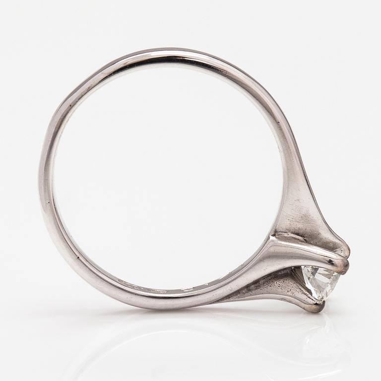 A 14K white gold ring with a diamond ca. 0.41 ct according to engraving.