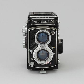 A Japanese 1950´s / 1960´s Yashica LM camera no 113838 with light meter and Yashikor 1:3,5 f=80 mm lens.