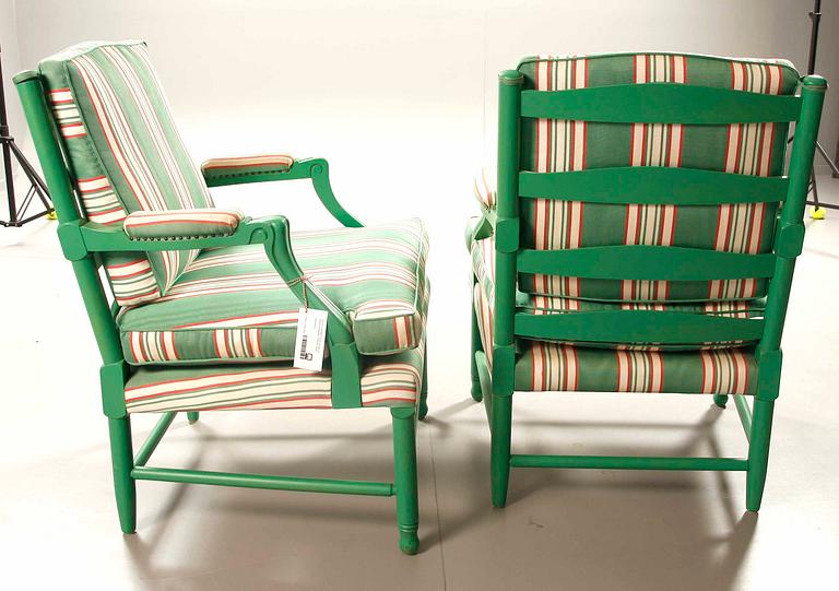 KARMSTOLAR, ett par. sk Gripsholmsfåtöljer. 1900-tal. Norell.