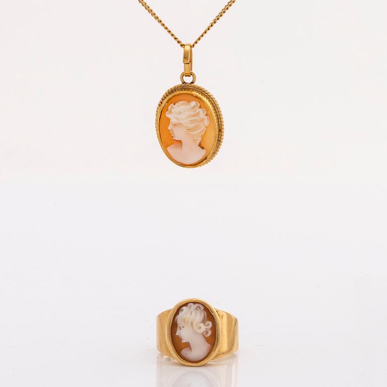 PENDANT W CHAIN and RING, 18K gold and shell cameos, length approx 54 cm, G Dahlgren & Co Malmö 1962.