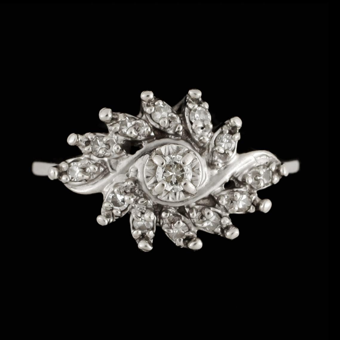 RING, 14 k vitguld med diamanter tot ca0,17ct. Vikt ca 4 g.