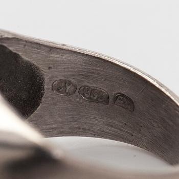 Ring, briljantslipade diamanter, 14K vitguld, 2006.