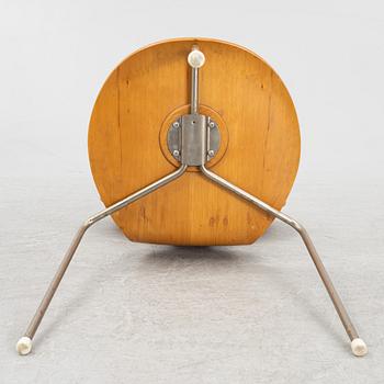 Arne Jacobsen, stolar, 6 st, "Myran", Fritz Hansen, Danmark, 1900-talets mitt.