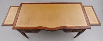SKRIVBORD, England, 1900-talets andra hälft.