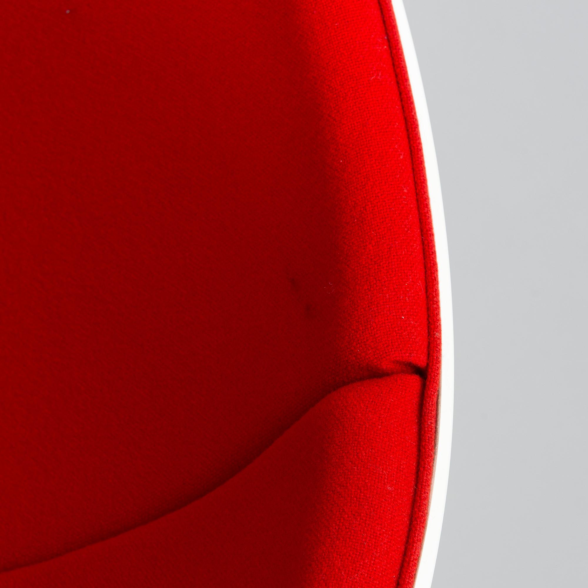 Eero Aarnio, a 'Ball Chair' for Adelta, 2008.