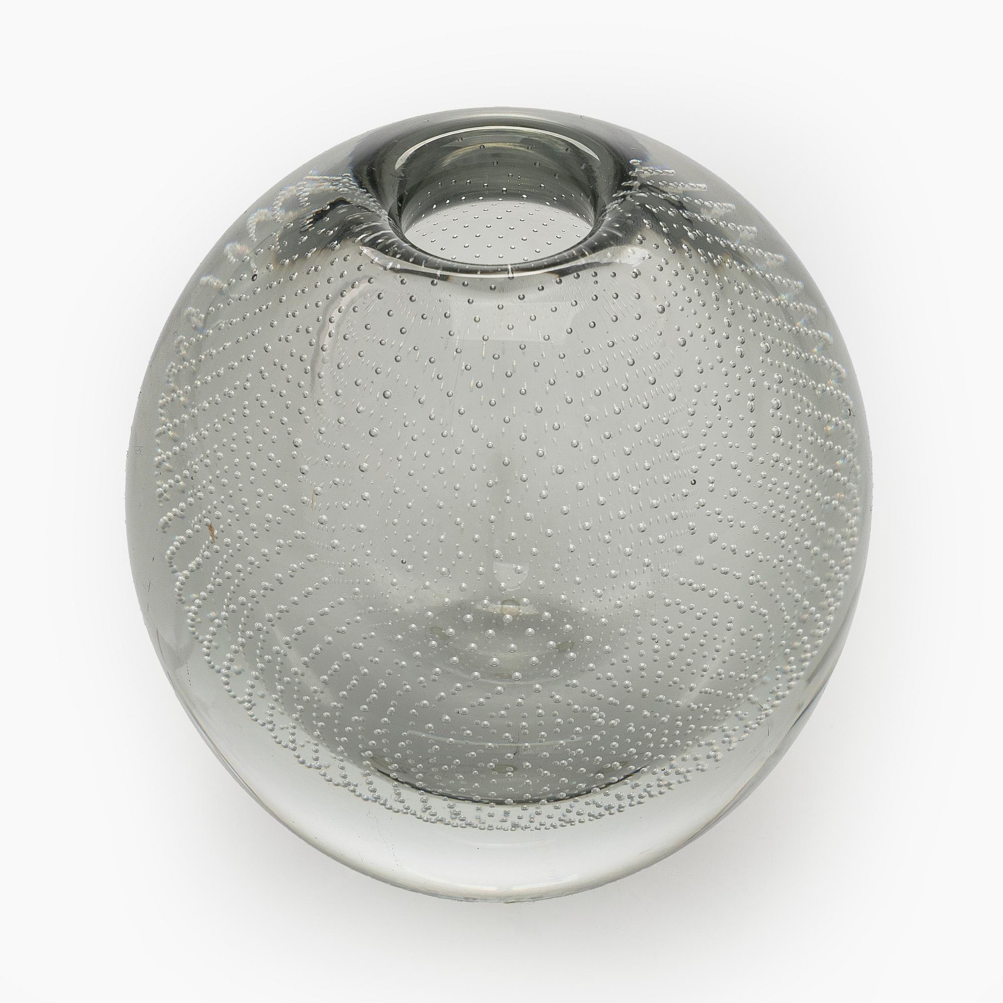 Gunnel Nyman, vas, modell "GN 17", signerad G. Nyman Nuutajärvi Notsjö -53.