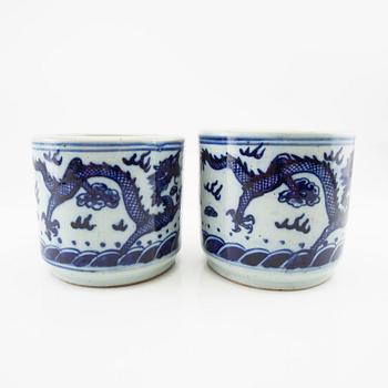 A pair of blue and white jardineres, 20th century.