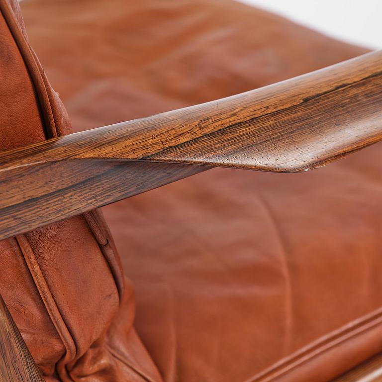 Ib Kofod-Larsen, fåtöljer, ett par, "Samsö", Olof Persons Fåtöljindustri (OPE), Jönköping, 1960-tal.