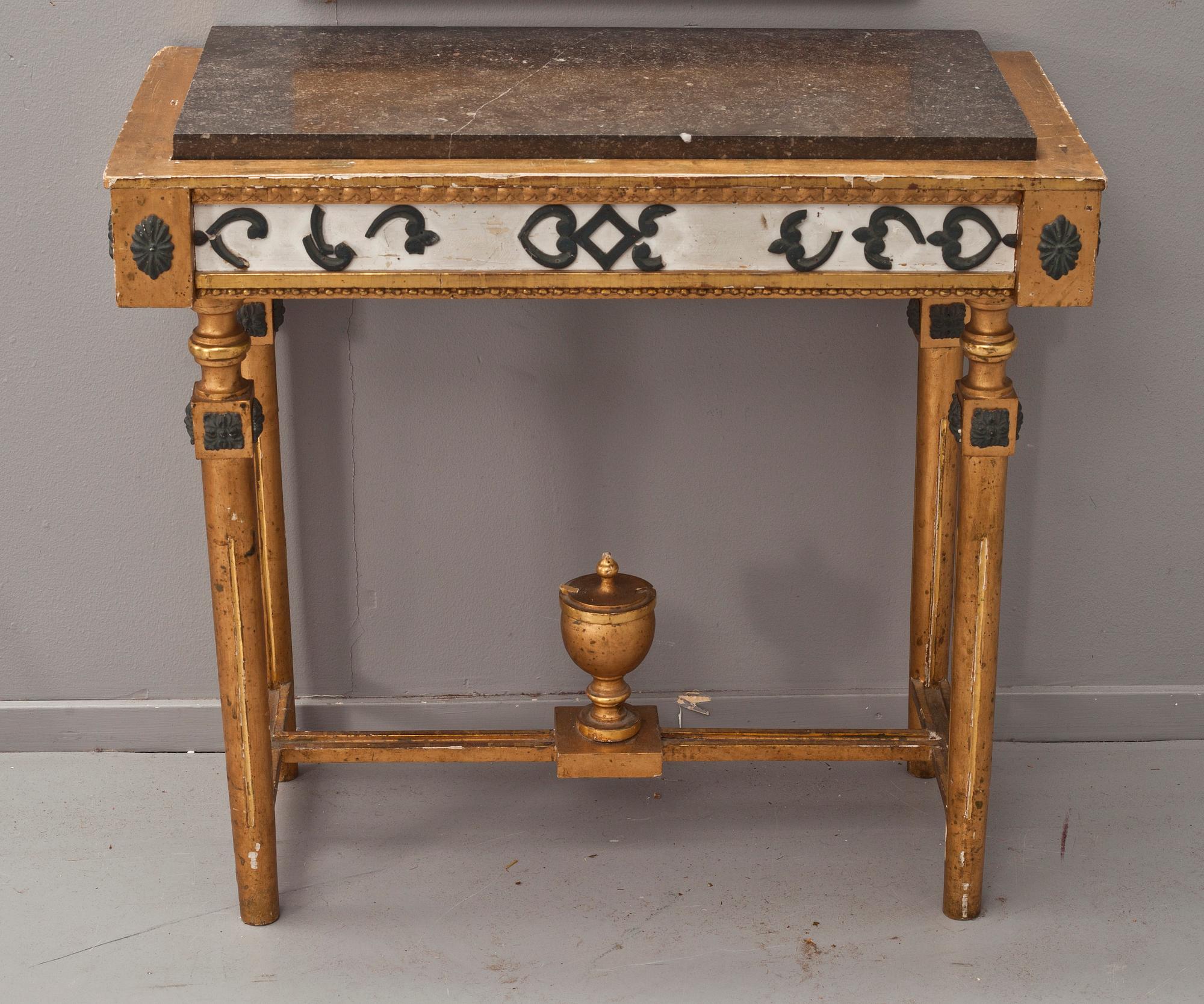 SPEGEL med KONSOLBORD. Sengustaviansk stil, 1900-talets början.