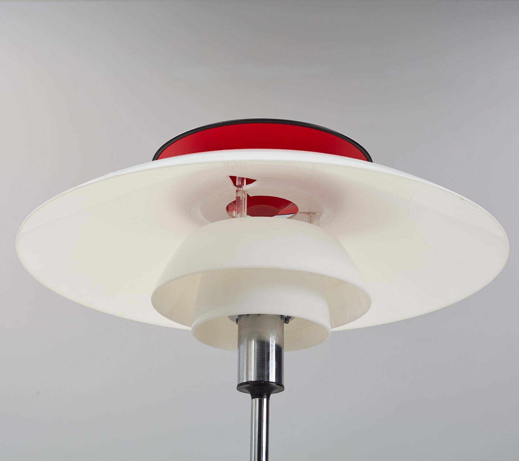 Poul Henningsen, golvlampa, "PH 80", Louis Poulsen, Danmark.