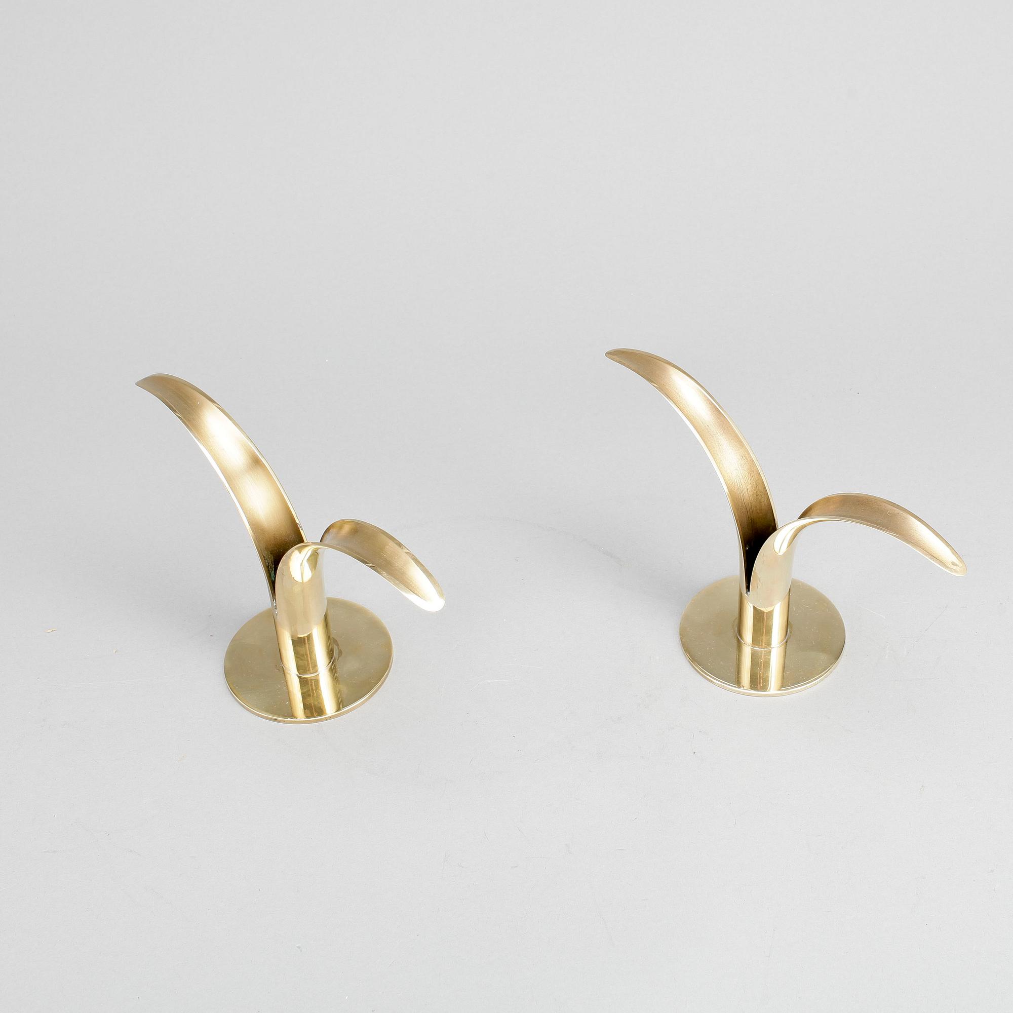 LJUSSTAKAR, 2 par, mässing, "Liljan", Ivar Ålenius Björk för Ystad-Metall, 1900-tal.