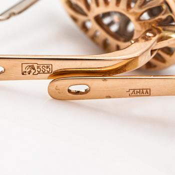 Korvakoru, 14K kultaa ja timantteja n. 0.96 ct yht. Venäjä.