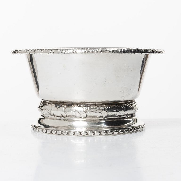 Bowl, silver, C.G Hallberg. Stockholm, 1920.
