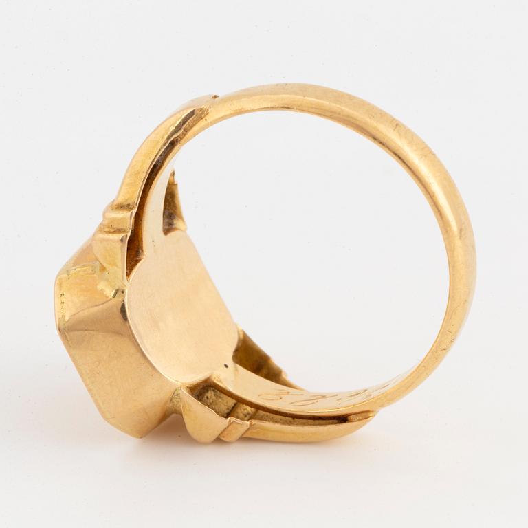 KLACKRING, 20K guld med monogram.