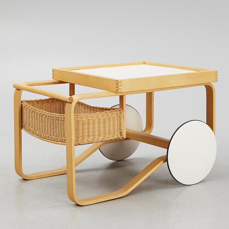 Alvar Aalto, serveringsvagn/tevagn modell 900, Artek, Finland.