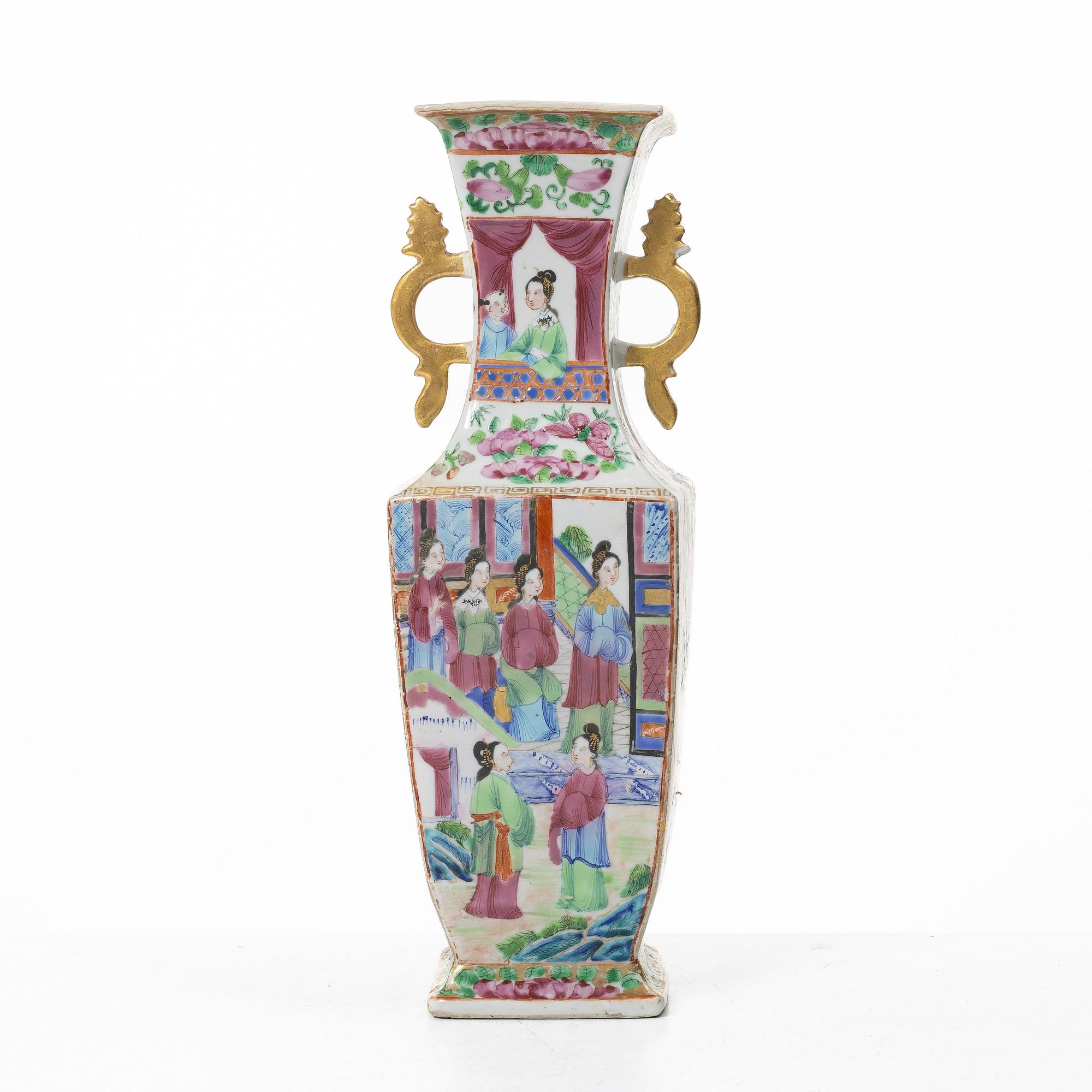 A famille rose Canton vase, Qing dynasty, 19th century.