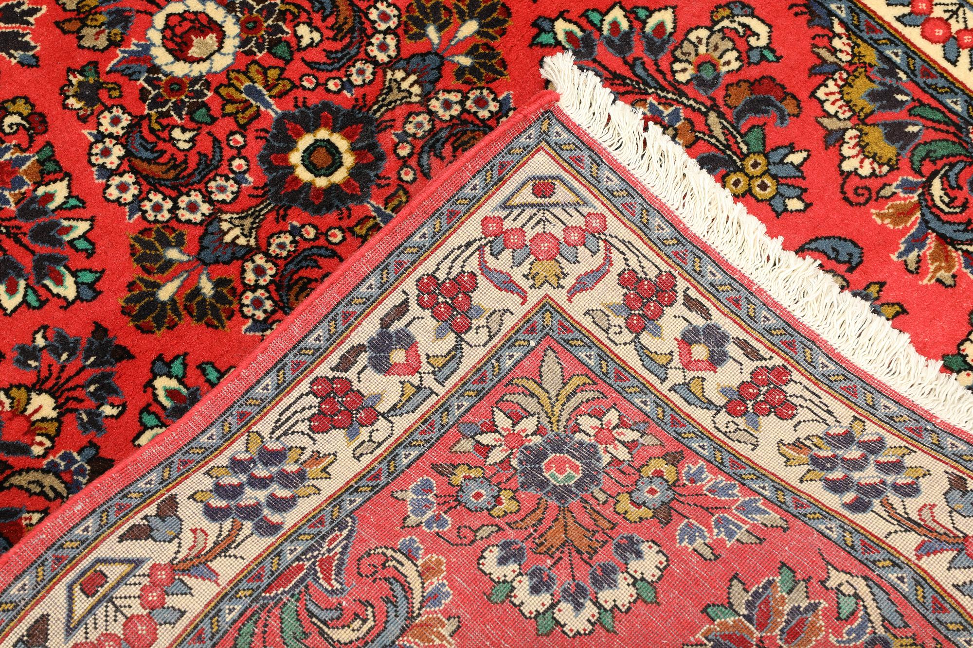 A Sarouk rug, approx. 150 x 100 cm.