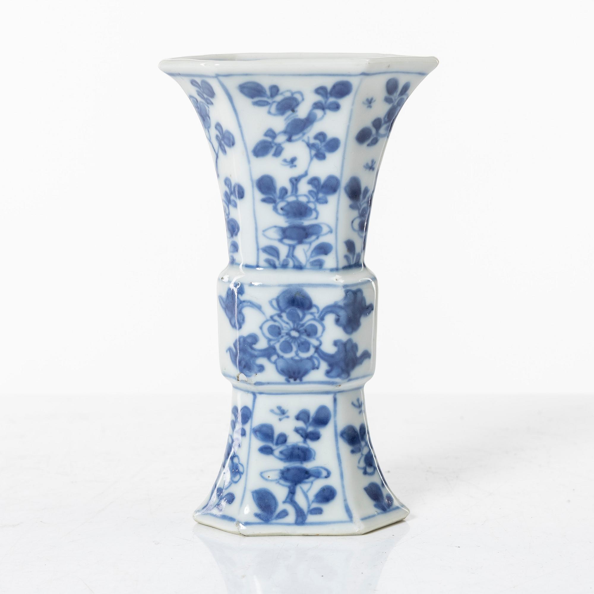 Porcelain, 7 pieces, China, 18th-19th century.