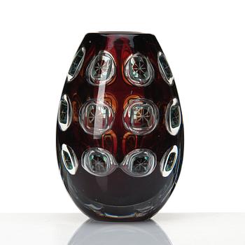 Edvin Öhrström, an 'ariel' glass vase, Orrefors, Sweden 1955.