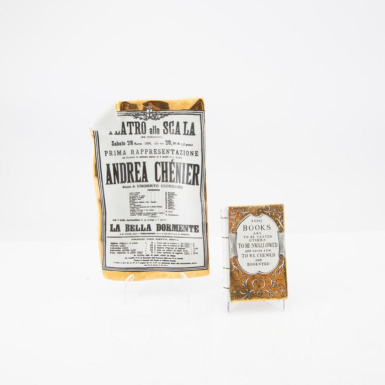 Piero Fornasetti, 10 dlr fat, salt och peppar, askfat samt brevpress Italien 1900-talets andra hälft porslin.