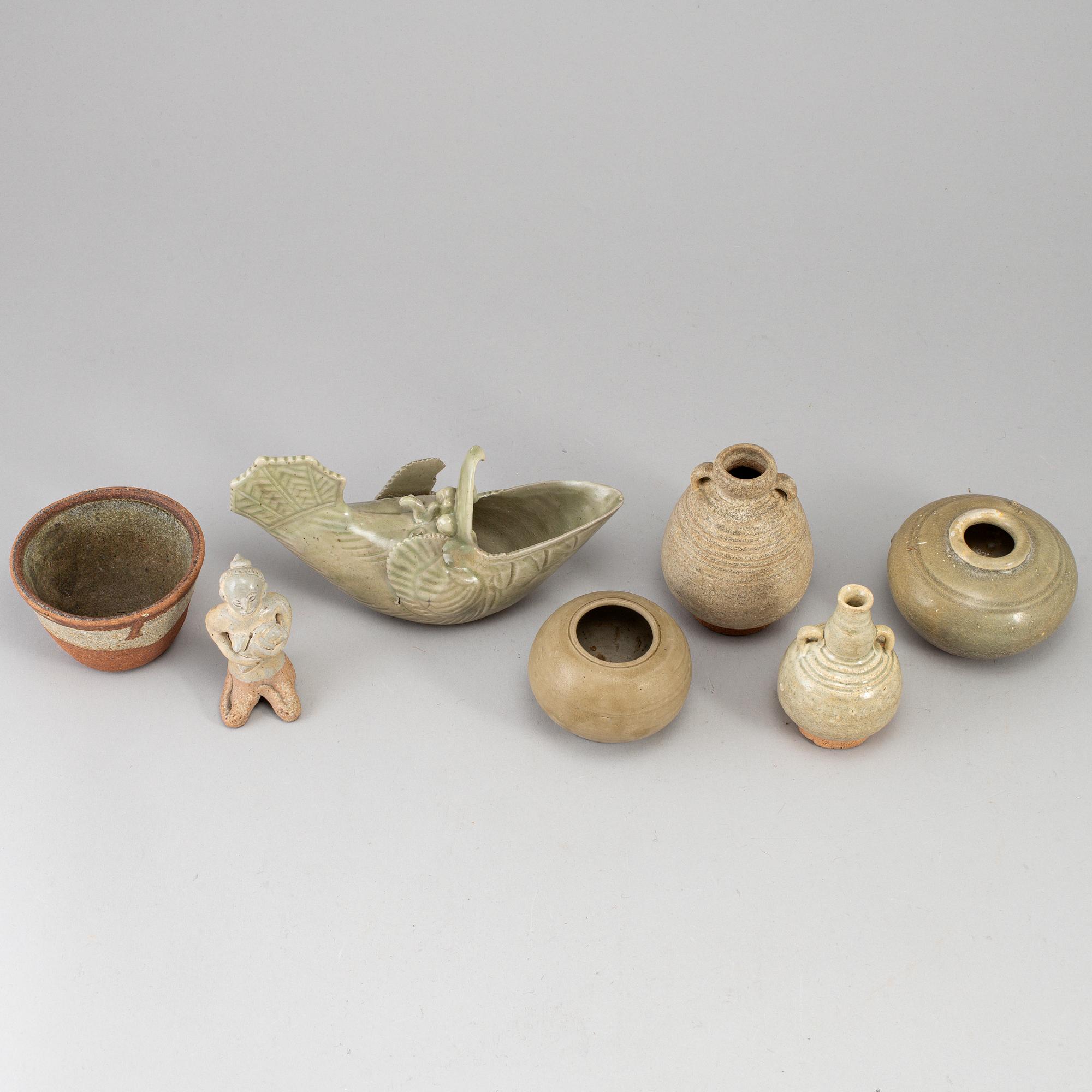 A group of South East Asian Ceramics, 15/16th Century and later.