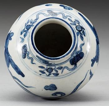KRUKA, porslin. Ming dynastin, 1500-tal.
