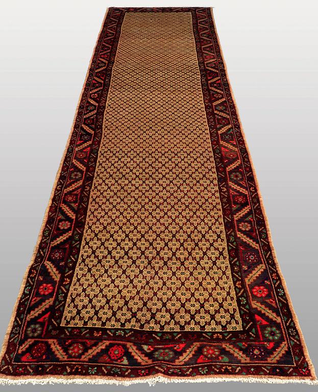 A RUNNER, Koljaj, ca 577 x 107 cm.