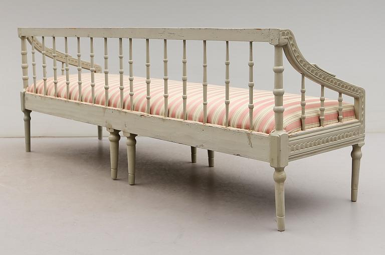 SOFFA, sengustaviansk, omkring år 1800.