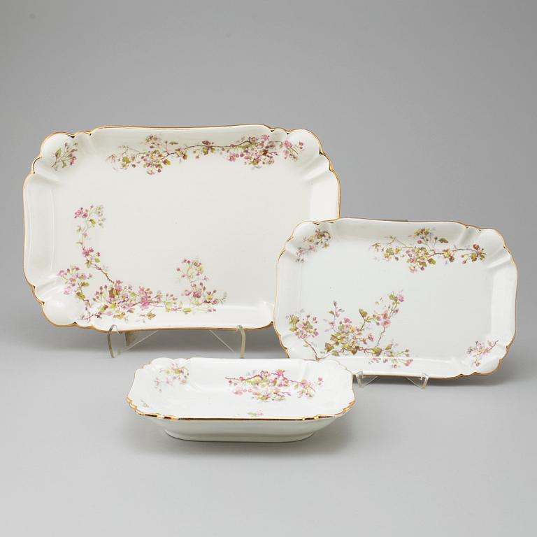 A 100-piece creamware dinner and tea service from Gustafsberg, early 20th Century.